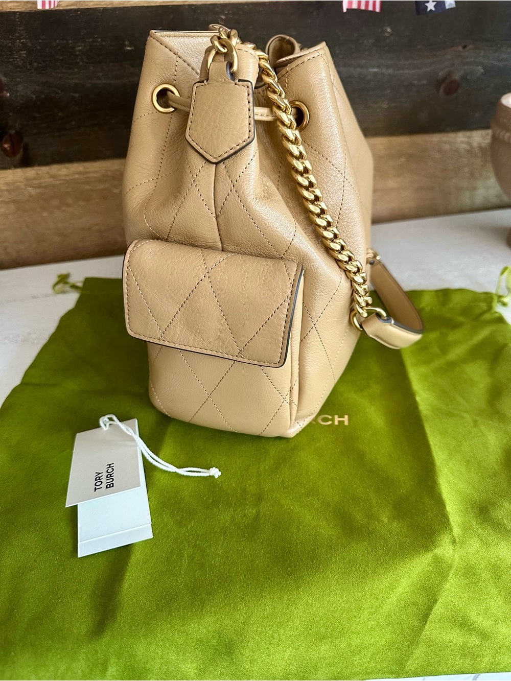 Tory Burch Beige Quilted Leather Drawstring Bucket Bag with Gold Chain - Picture 4 of 7